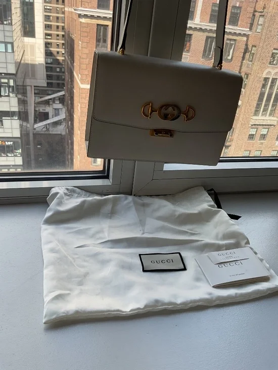 Beautiful Ivory Gucci Zumi crossbody w/2 tone metal - Picture 6 of 9